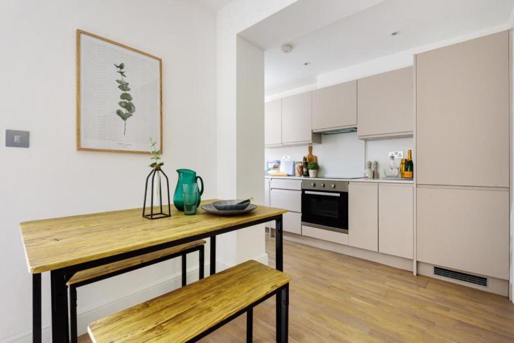 Amazing 3 Bed Interior Designed House With Garden - 114 The Hervey London Luaran gambar